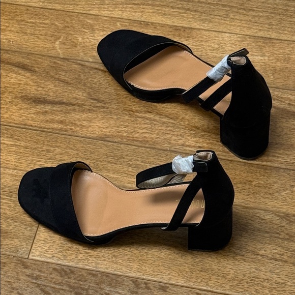 New!! Size 11 Heels w/ 3 inches - ROUGE HELIUM Black Heels - Picture 4 of 15